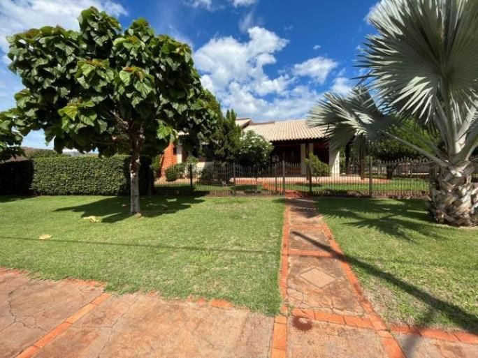 Casa com 6 quartos no Jardim Maringá em Dourados/MS