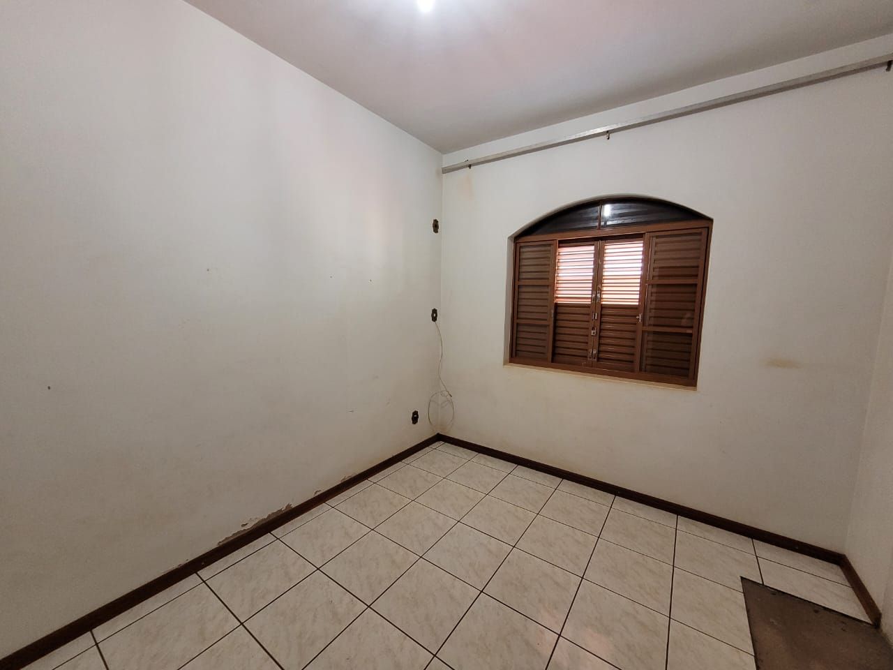 Casa com 6 quartos sendo 2 suítes no Jardim Tropical em Dourados/MS — foto 16