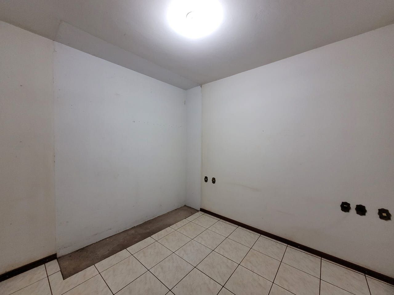 Casa com 6 quartos sendo 2 suítes no Jardim Tropical em Dourados/MS — foto 13