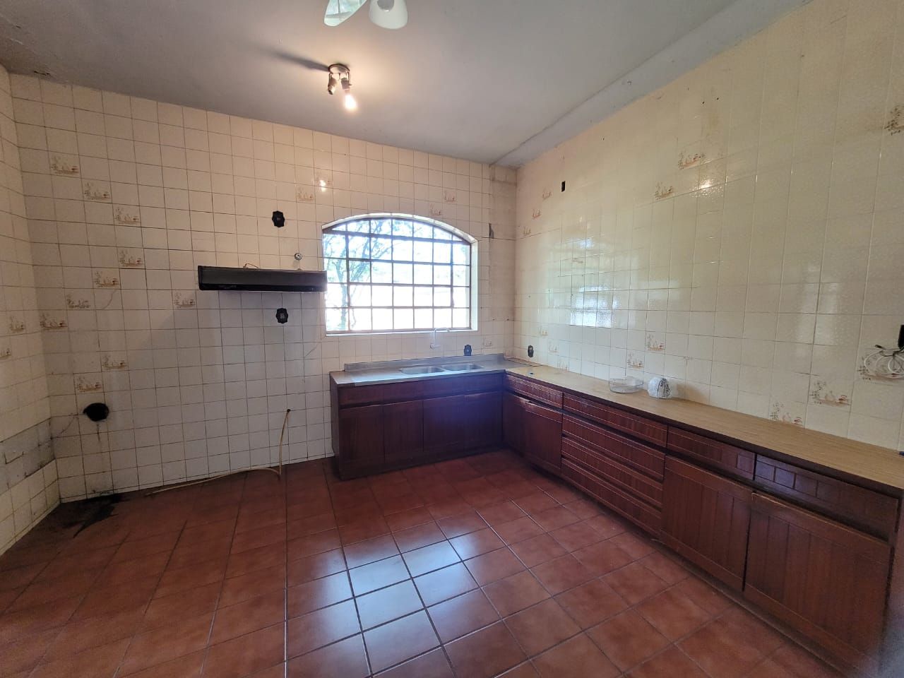 Casa com 6 quartos sendo 2 suítes no Jardim Tropical em Dourados/MS — foto 5