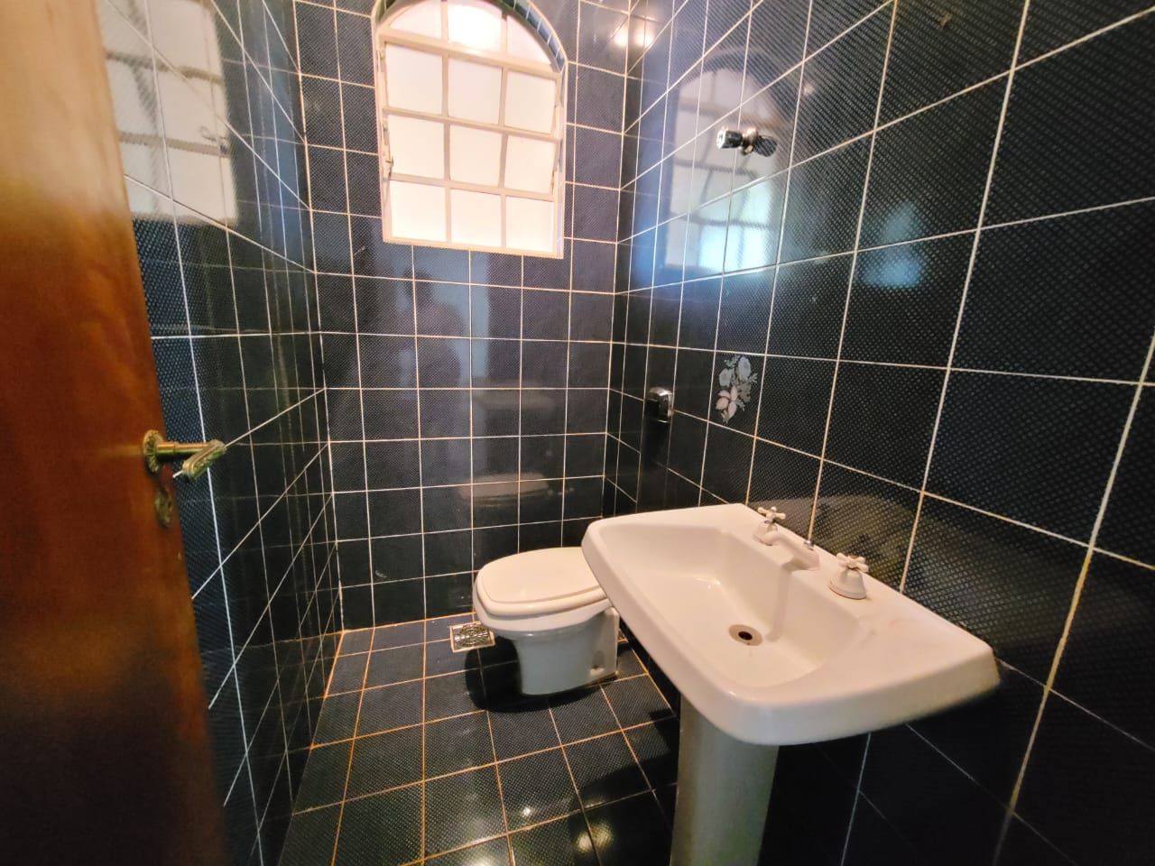 Casa com 6 quartos sendo 2 suítes no Jardim Tropical em Dourados/MS — foto 19