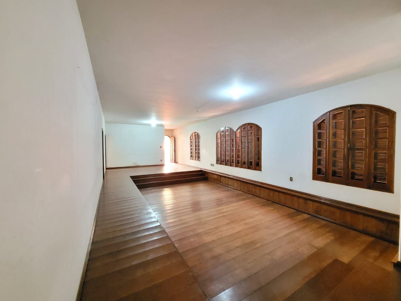 Casa com 6 quartos sendo 2 suítes no Jardim Tropical em Dourados/MS — foto 10