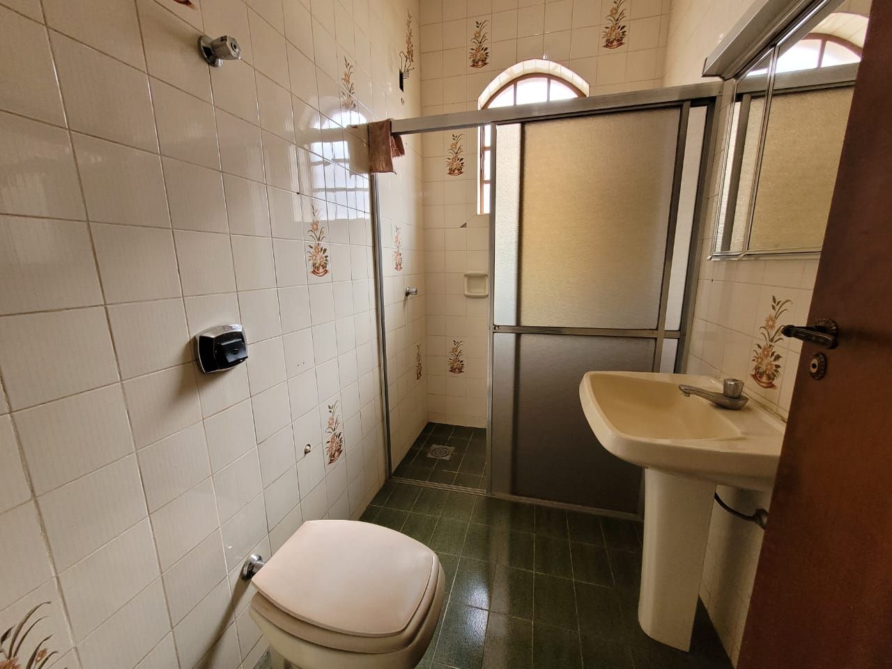 Casa com 6 quartos sendo 2 suítes no Jardim Tropical em Dourados/MS — foto 17