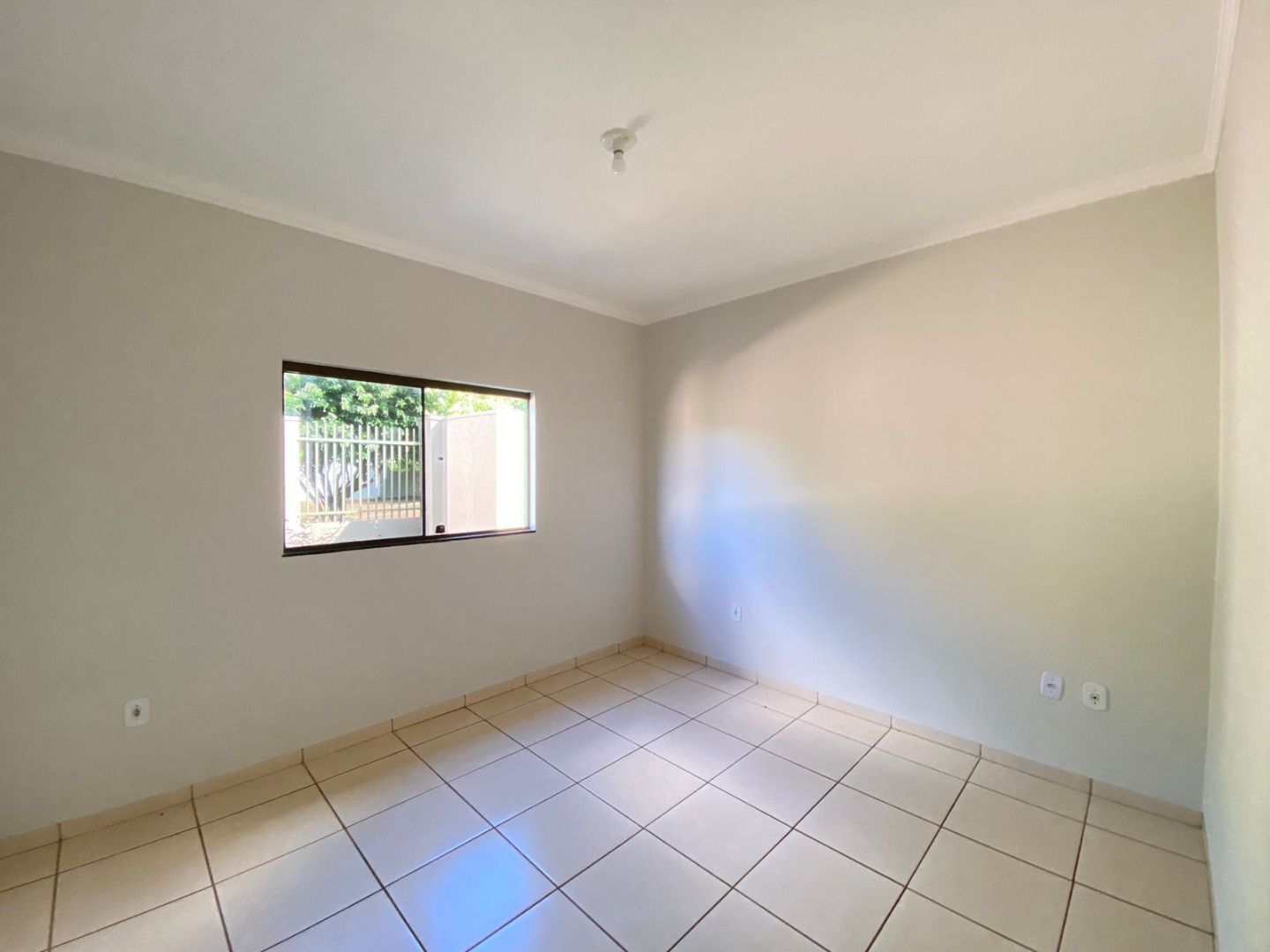 Casa com 2 quartos sendo 1 suíte no Jardim Rasslem em Dourados/MS — foto 5