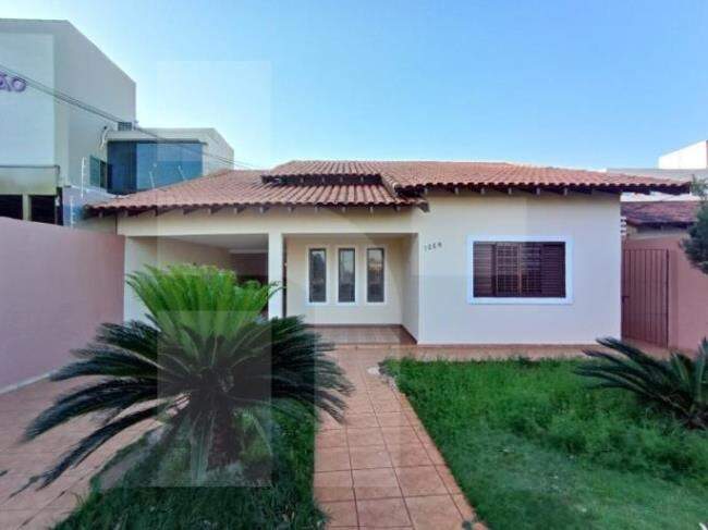 Casa com 4 quartos sendo 1 suíte no Centro em Dourados/MS — foto 2