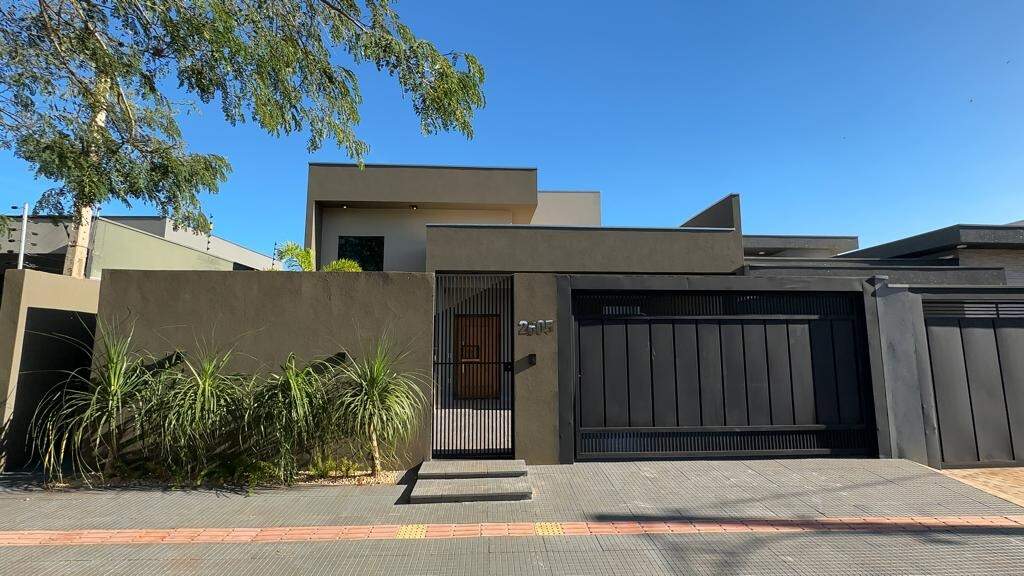 Casa com 3 quartos sendo 1 suíte no Jardim Cristhais em Dourados/MS — foto 1