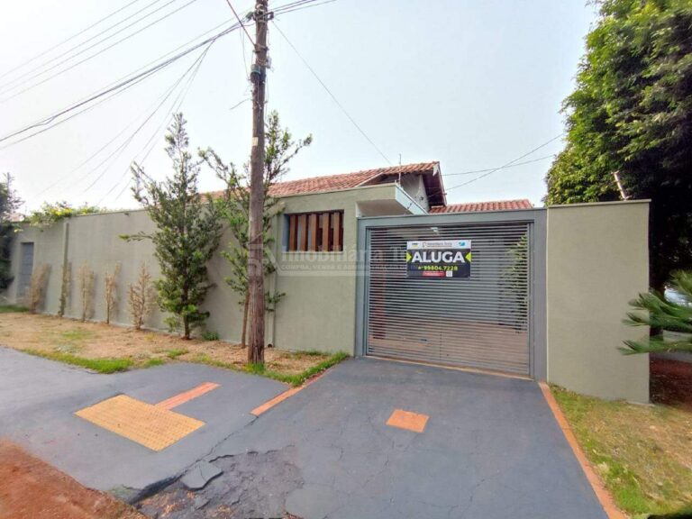 Casa com 4 quartos sendo 1 suíte no Cohafaba I em Dourados/MS