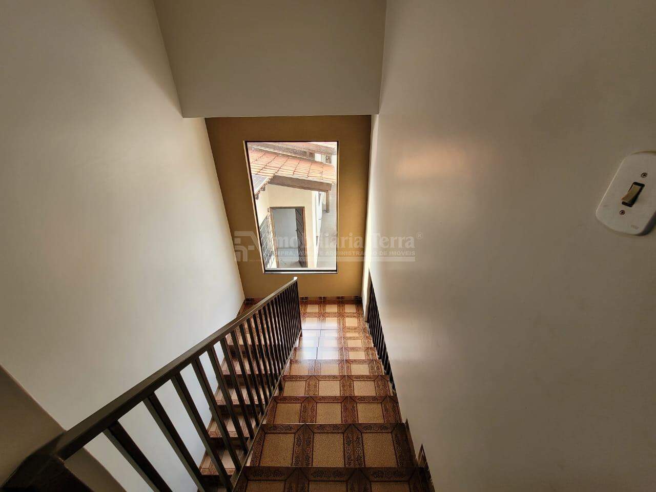 Casa com 6 quartos sendo 1 suíte no Centro em Dourados/MS — foto 11