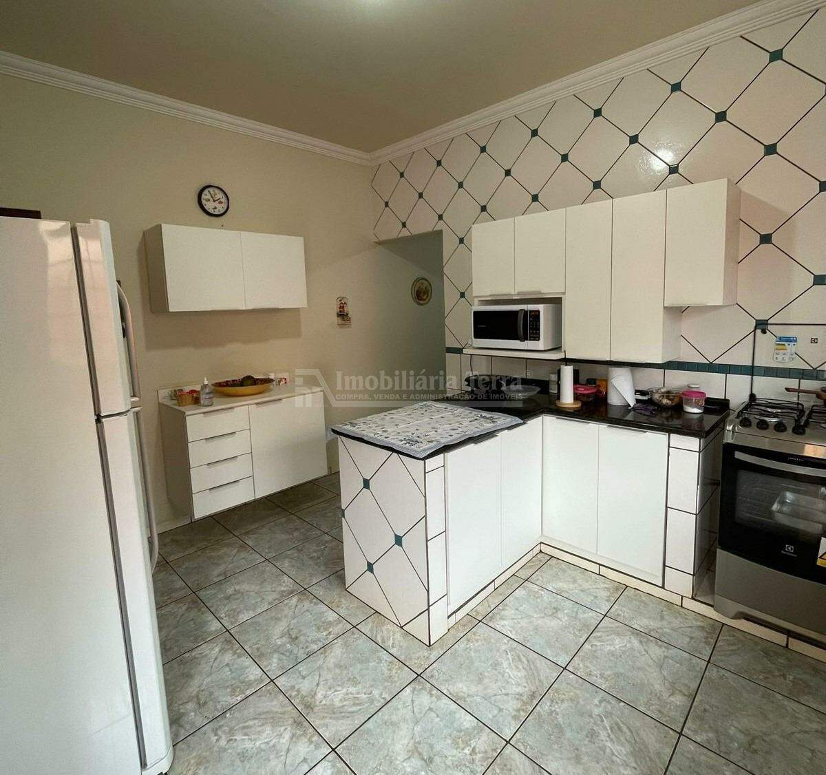 Casa com 4 quartos sendo 1 suíte no Jardim Tropical em Dourados/MS — foto 3
