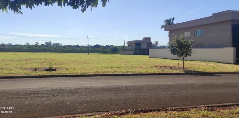 Terreno/Lote no Golden Park (dourados) em Dourados/MS