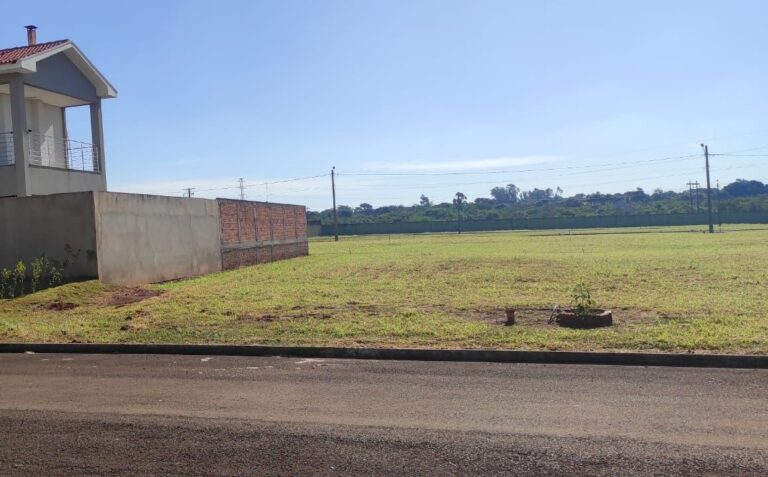 Terreno/Lote no Golden Park (dourados) em Dourados/MS
