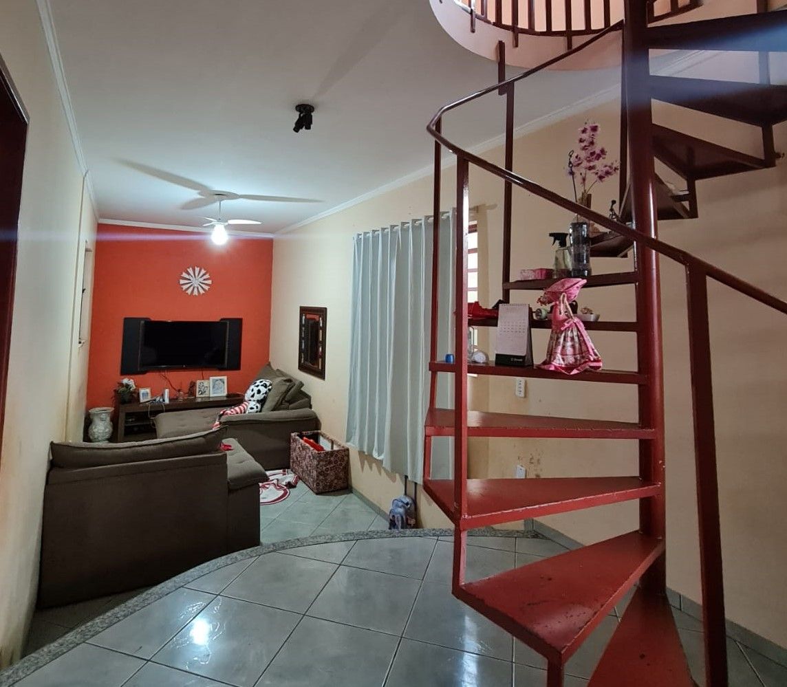 Casa com 4 quartos sendo 1 suíte no Vila Industrial em Dourados/MS — foto 3