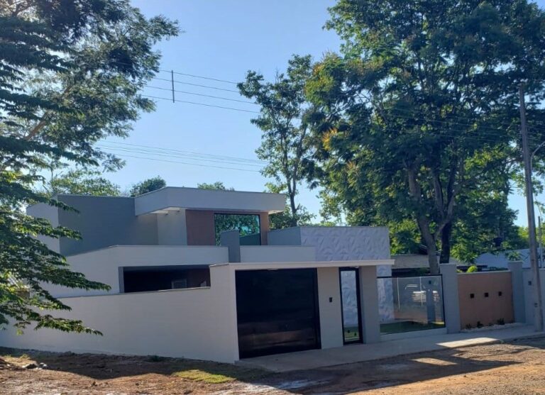 Casa com 3 quartos no Solar dos Lagos I em Bonito/MS