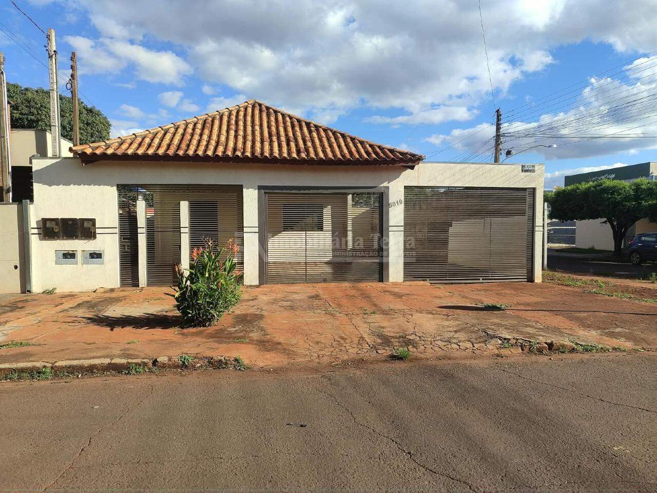 Casa com 3 quartos no Vila São Francisco em Dourados/MS — foto 1
