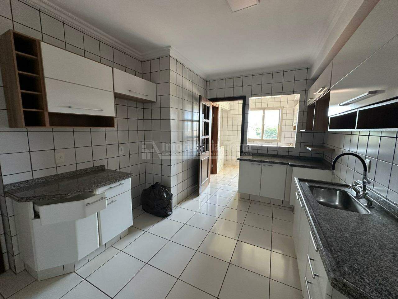 Apartamento com 4 quartos sendo 1 suíte no Vila Tonani I em Dourados/MS — foto 3