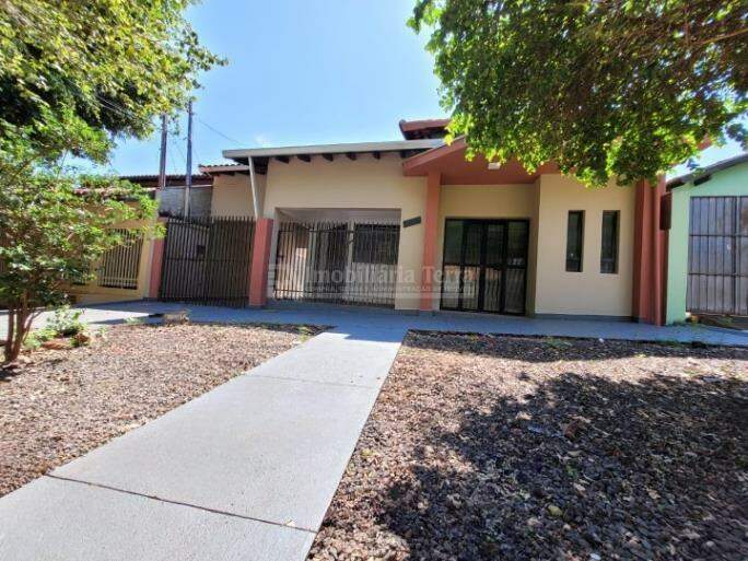 Casa com 3 quartos no BNH III Plano em Dourados/MS