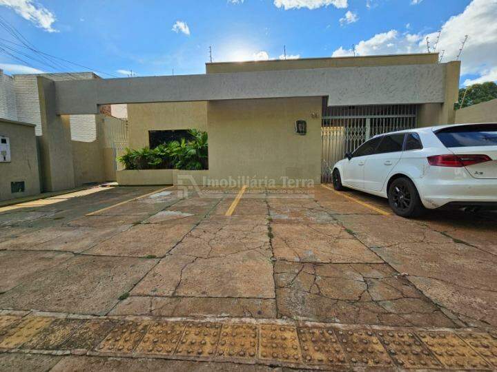 Prédio no Jardim Caramuru em Dourados/MS