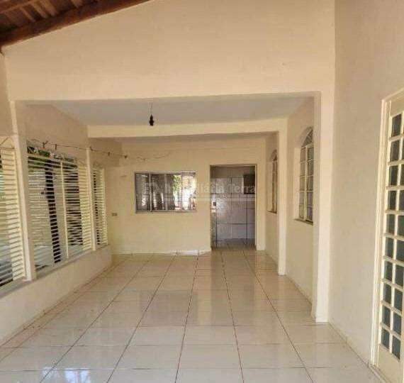 Casa com 3 quartos sendo 1 suíte no Vila Industrial em Dourados/MS — foto 2