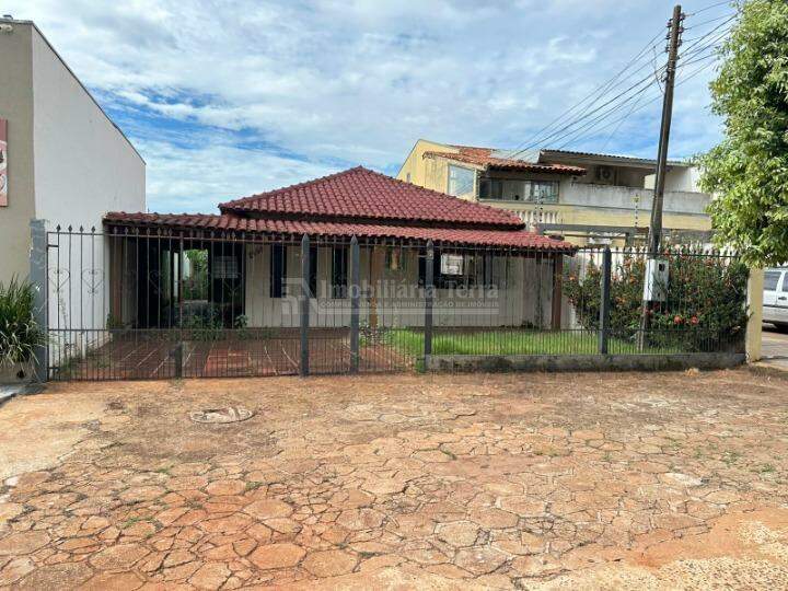 Casa com 3 quartos no Centro em Dourados/MS — foto 2