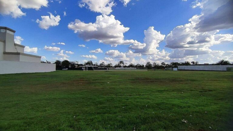 Terreno/Lote no Hectares Park e Resort em Dourados/MS