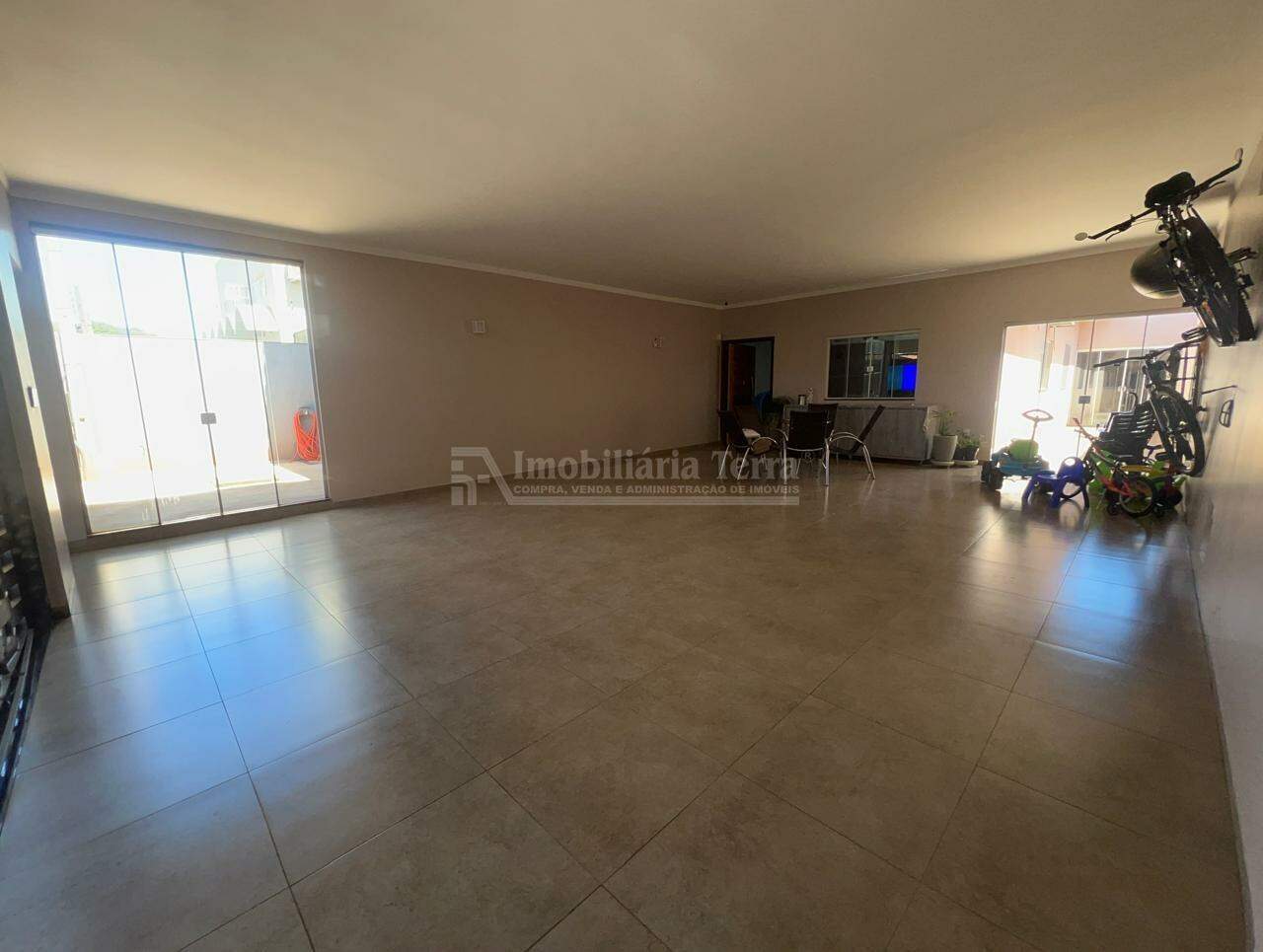 Casa com 4 quartos sendo 2 suítes no Jardim Paulista em Dourados/MS — foto 2