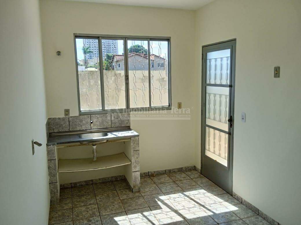 Casa com 2 quartos no Jardim América em Dourados/MS — foto 2