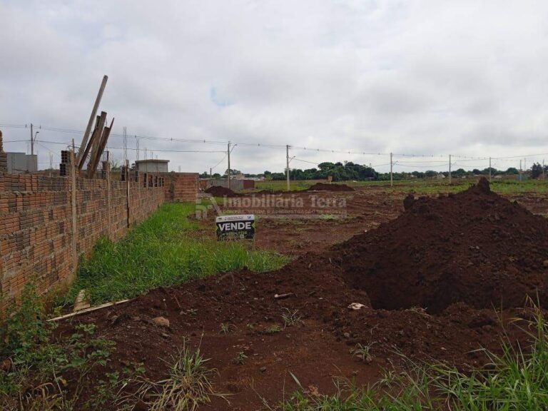 Terreno/Lote no Cidade Jardim II em Dourados/MS
