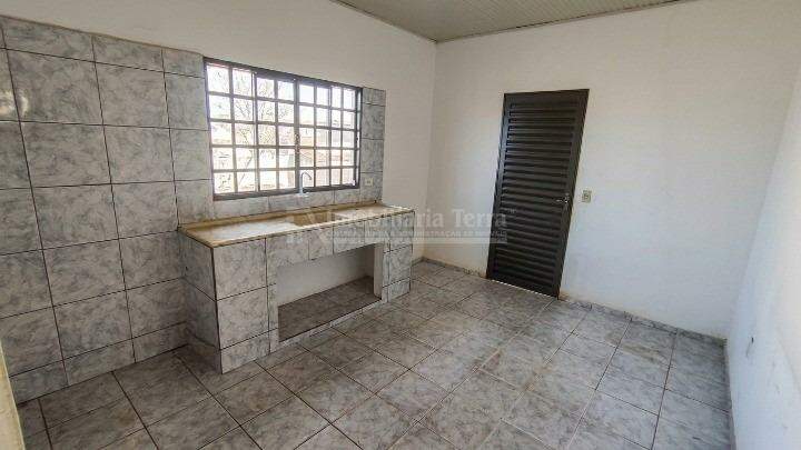Casa com 2 quartos no Centro em Dourados/MS — foto 2