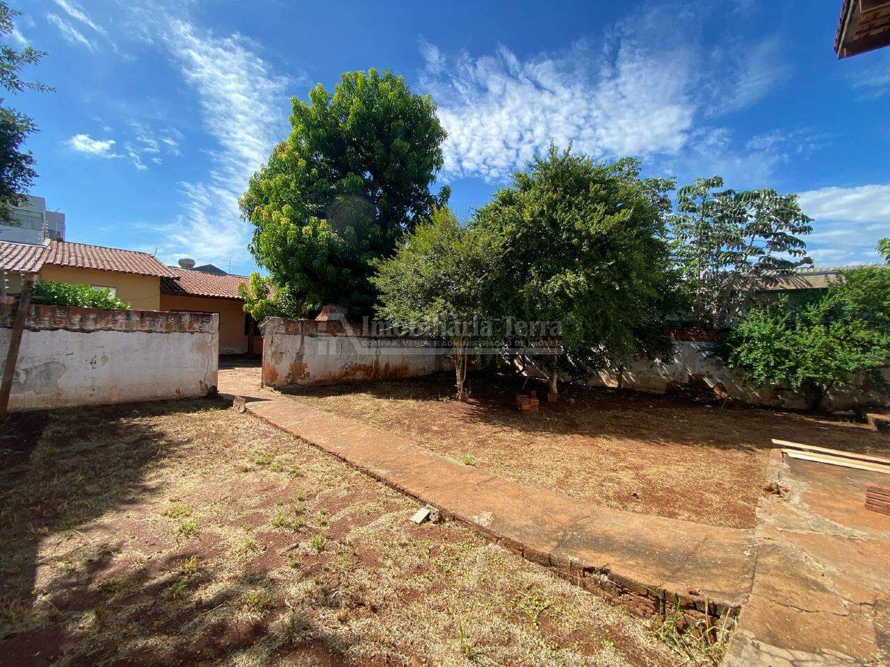 Casa com 4 quartos sendo 1 suíte no Vila Tonani em Dourados/MS — foto 4