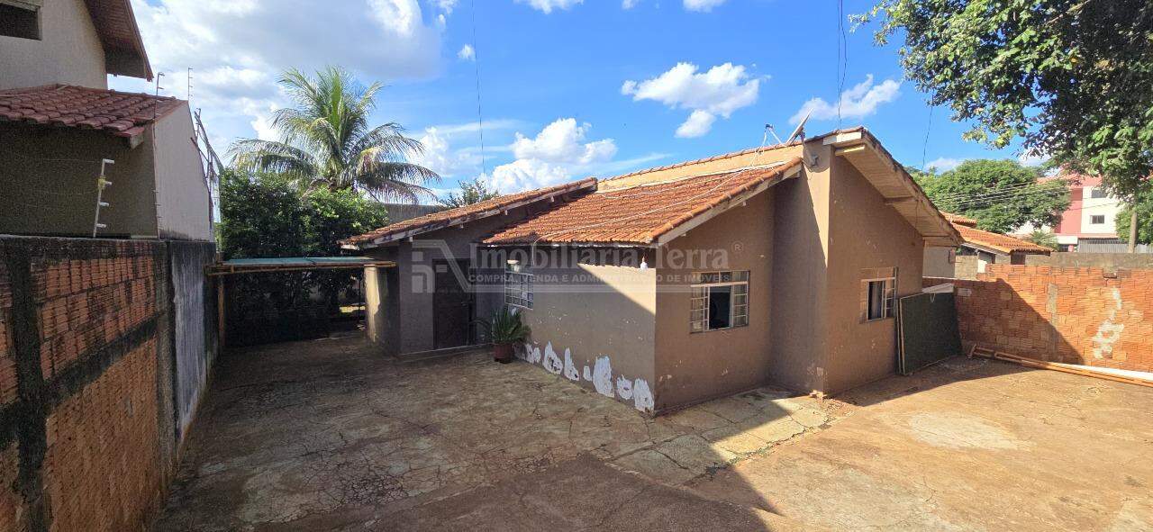 Casa com 3 quartos no Chácara Flora em Dourados/MS
