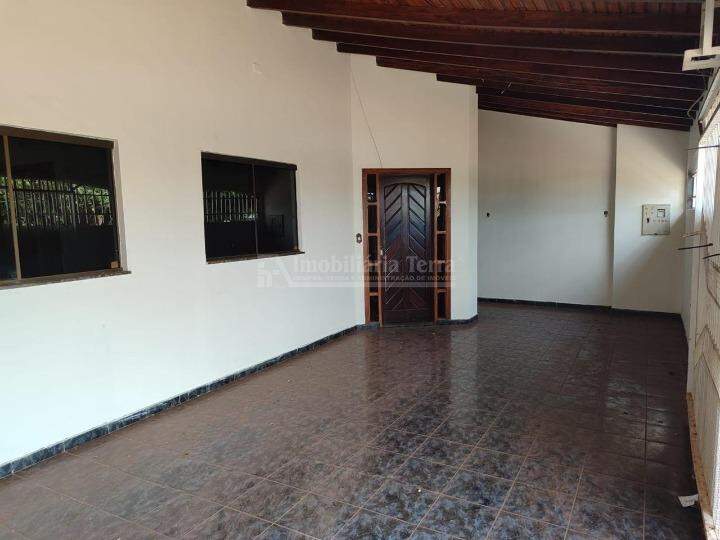 Casa com 3 quartos sendo 1 suíte no Jardim Rasslem em Dourados/MS — foto 2