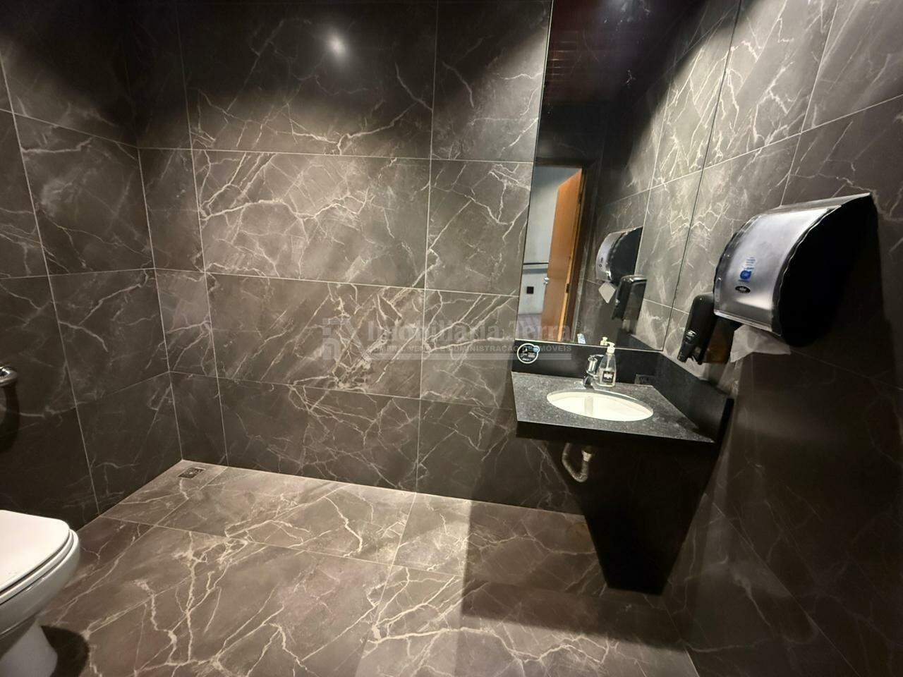 Imóvel Comercial com 4 quartos sendo 1 suíte no Vila Progresso em Dourados/MS — foto 20