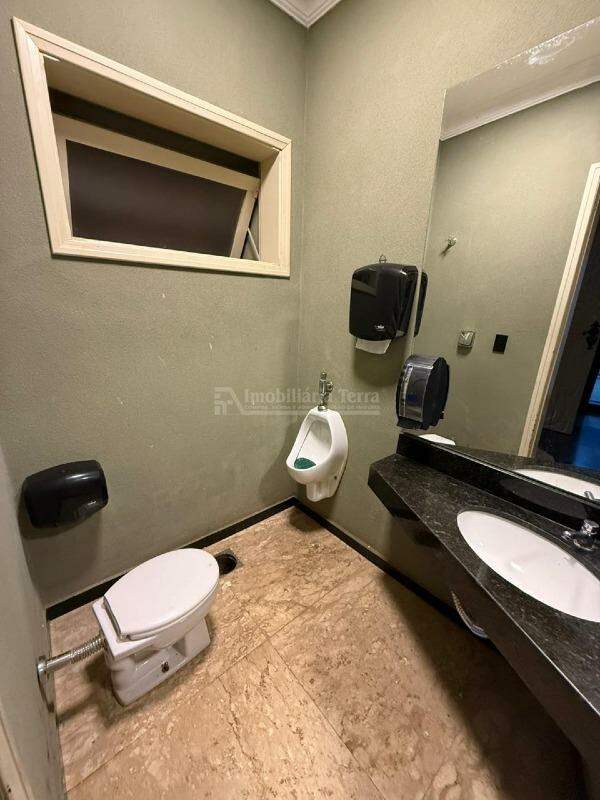 Imóvel Comercial com 4 quartos sendo 1 suíte no Vila Progresso em Dourados/MS — foto 21