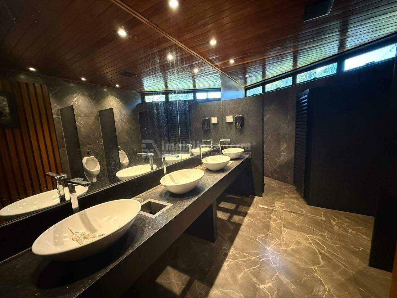 Imóvel Comercial com 4 quartos sendo 1 suíte no Vila Progresso em Dourados/MS — foto 19