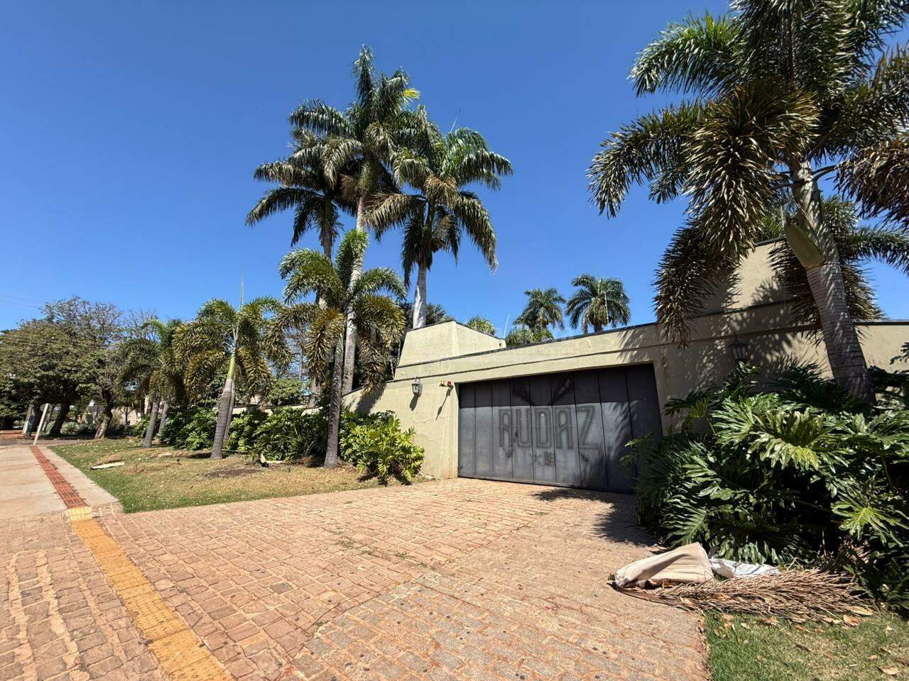 Imóvel Comercial com 4 quartos sendo 1 suíte no Vila Progresso em Dourados/MS — foto 2