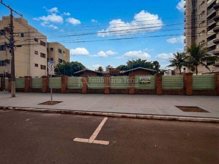 Casa com 3 quartos no Centro em Dourados/MS