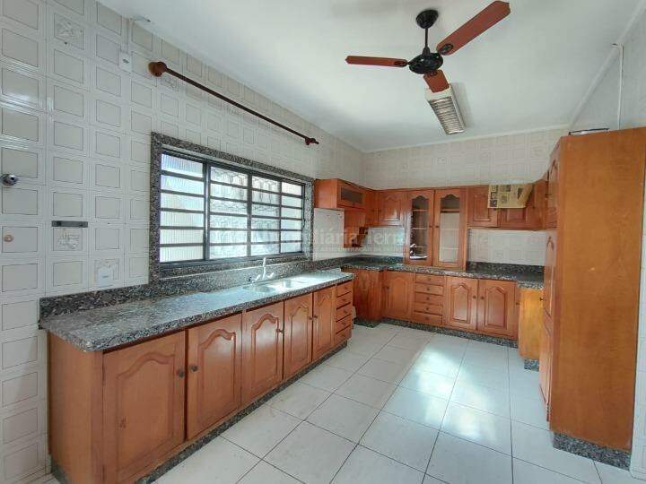 Casa com 5 quartos sendo 3 suítes no Jardim Itaipú em Dourados/MS — foto 9