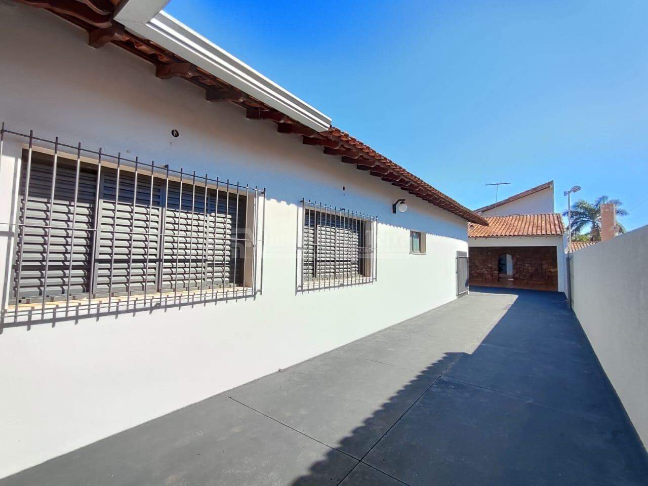 Casa com 5 quartos sendo 3 suítes no Jardim Itaipú em Dourados/MS — foto 2