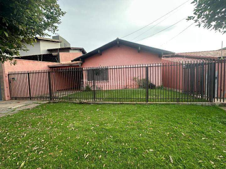 Casa com 4 quartos no BNH II Plano em Dourados/MS