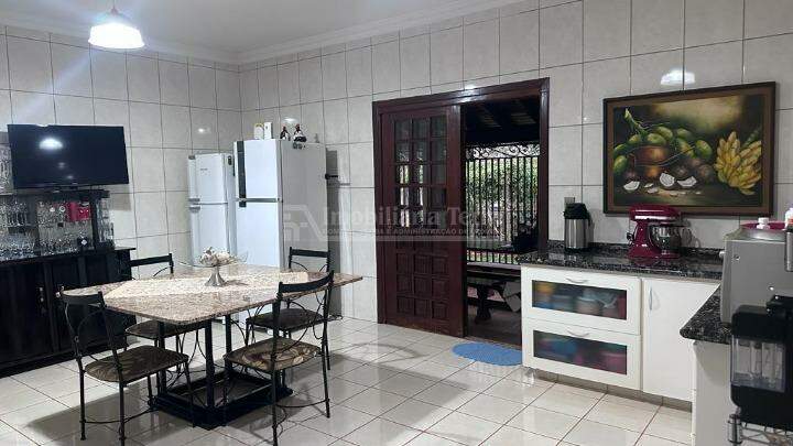 Casa com 2 quartos sendo 2 suítes no Chácara Califórnia em Dourados/MS — foto 9