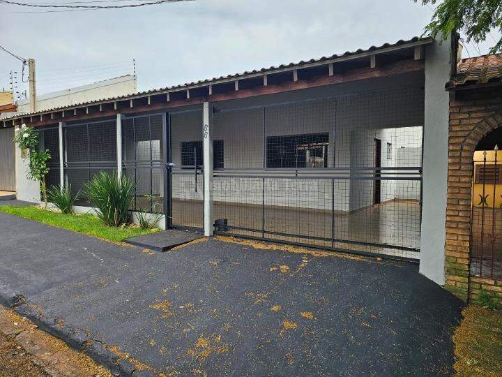 Casa com 3 quartos no BNH III Plano em Dourados/MS