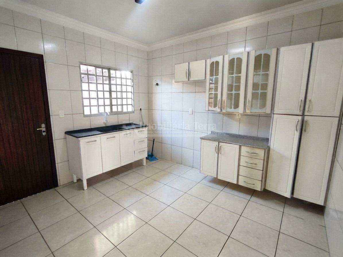 Kitnet com 2 quartos no Vila Aurora em Dourados/MS — foto 2