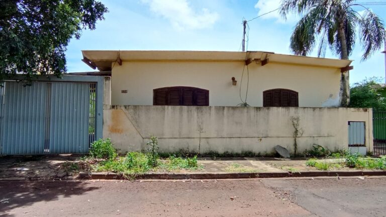 Casa com 3 quartos no Cohafaba II Plano em Dourados/MS