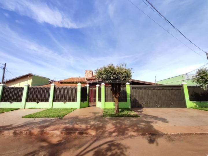Casa com 4 quartos no Jardim Guanabara em Dourados/MS