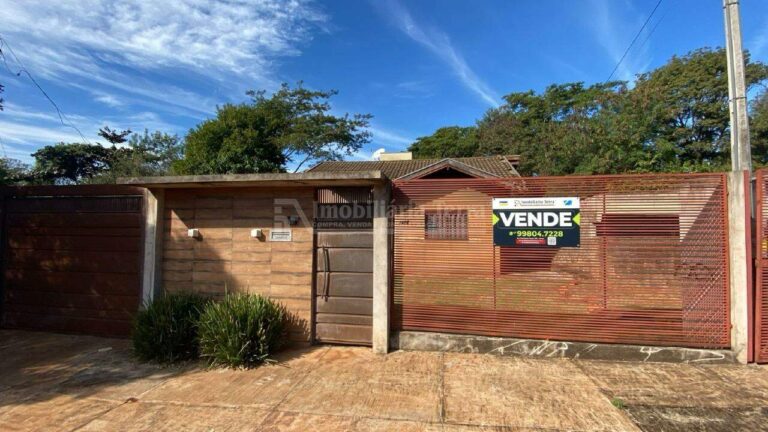 Casa com 3 quartos no Jardim Rasslem em Dourados/MS