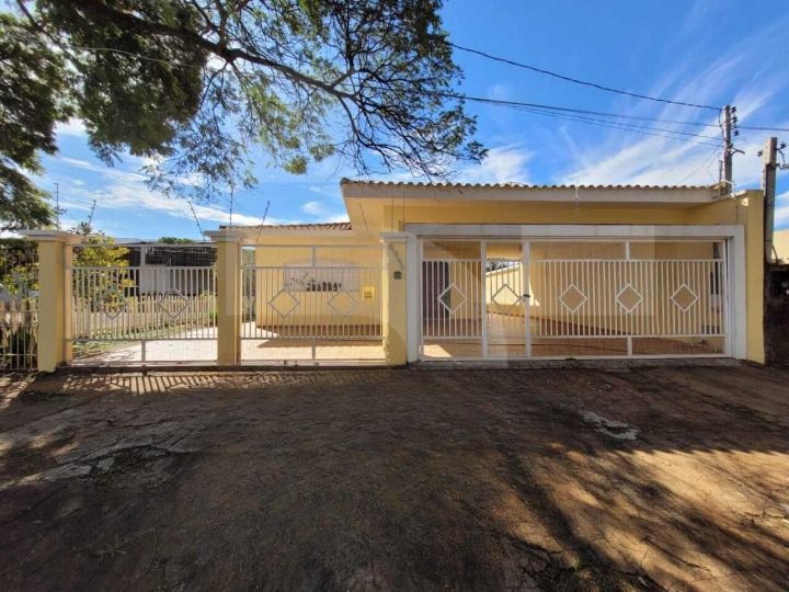 Casa com 5 quartos sendo 2 suítes no Jardim Central em Dourados/MS — foto 2
