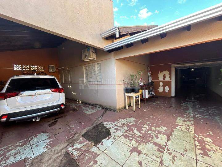 Casa com 4 quartos no Conjunto Habitacional Terra Roxa em Dourados/MS — foto 2