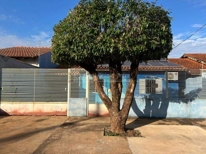 Casa com 2 quartos no Canaã V em Dourados/MS