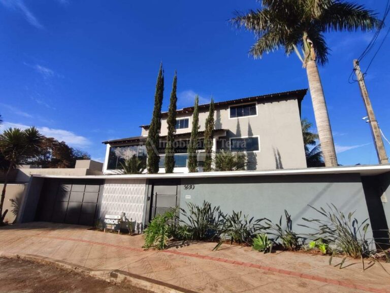 Casa com 4 quartos sendo 1 suíte no Portal de Dourados em Dourados/MS