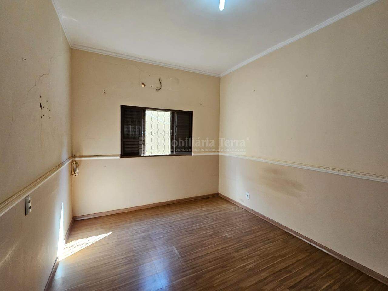 Casa com 4 quartos sendo 1 suíte no Vila Progresso em Dourados/MS — foto 11